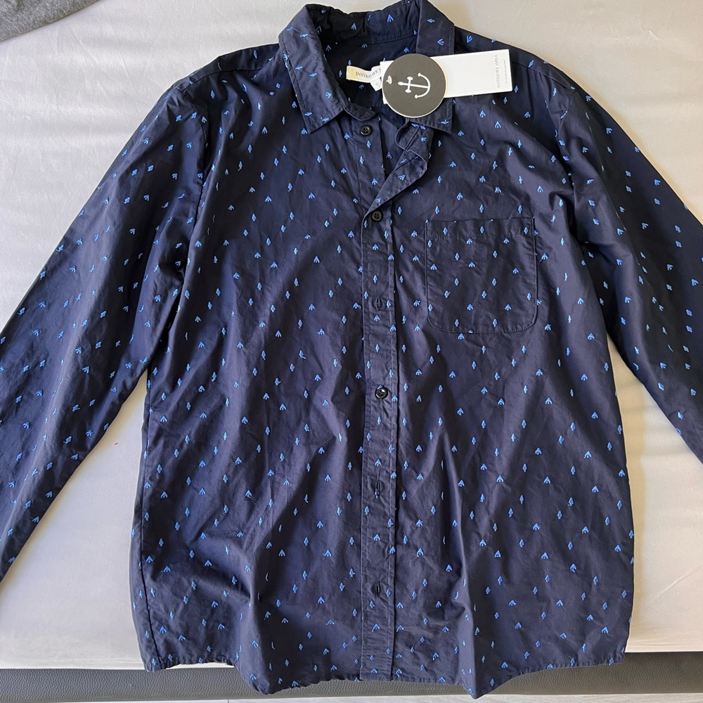 Mens button down shirt with tags